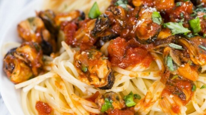 Spaghete cu midii fierte